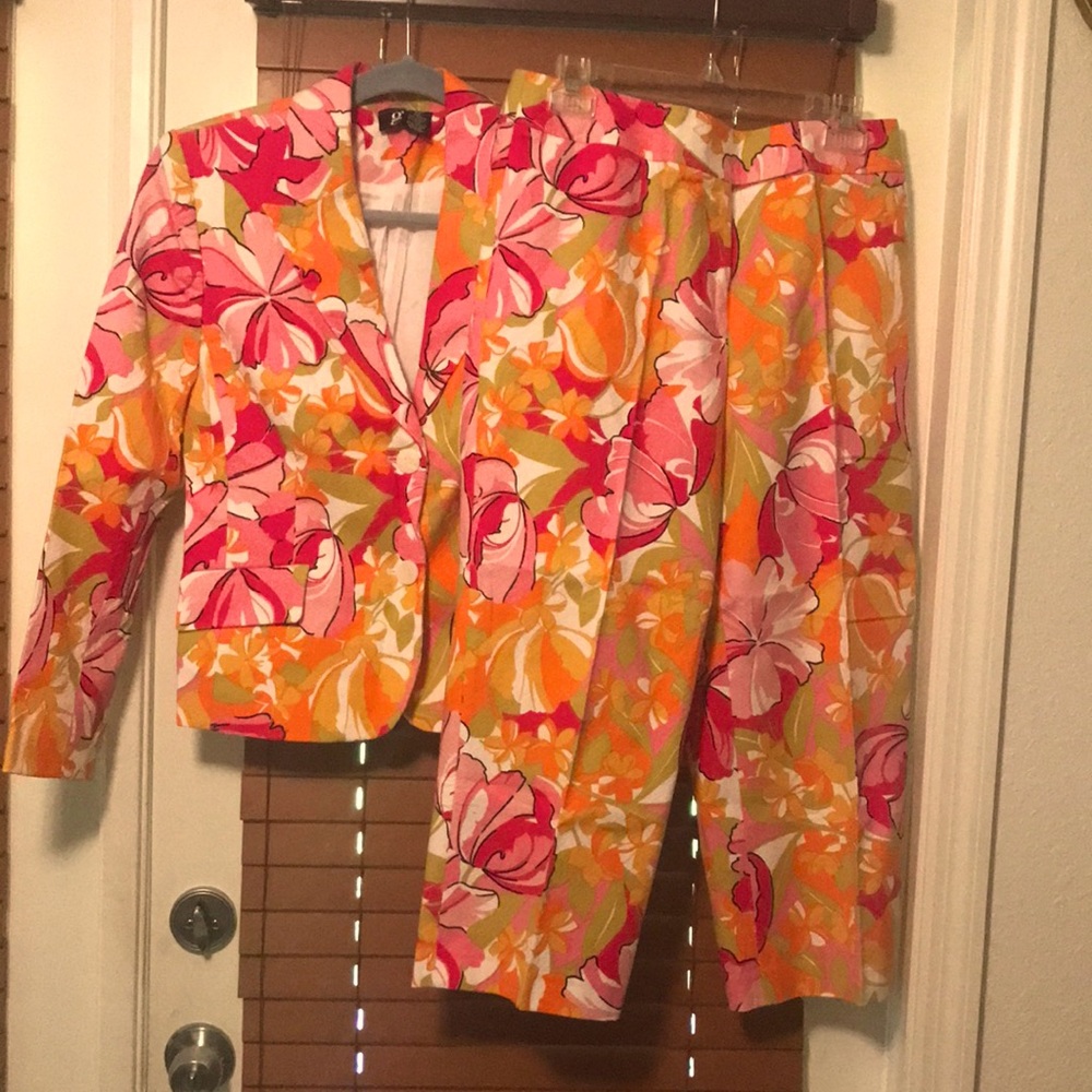 Essentials G  Petite Jacket & Pants